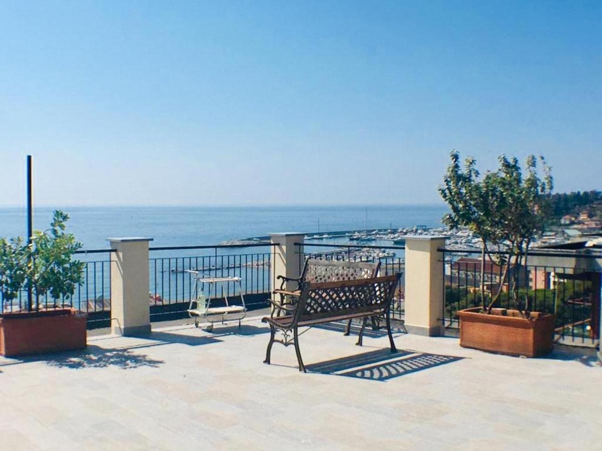 Riviera Mare Apartment Varazze Bagian luar foto